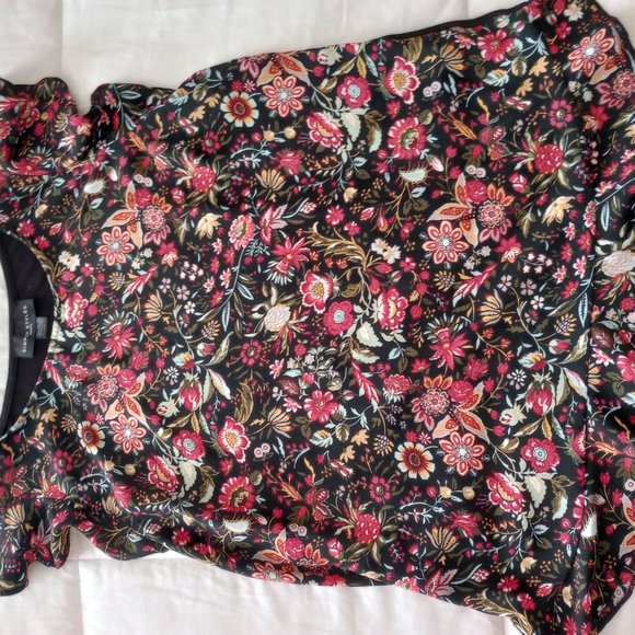 Floral flutter sleeve tank blouse - Picture 5 of 5